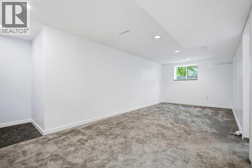 1040 16 Street NE - 21
