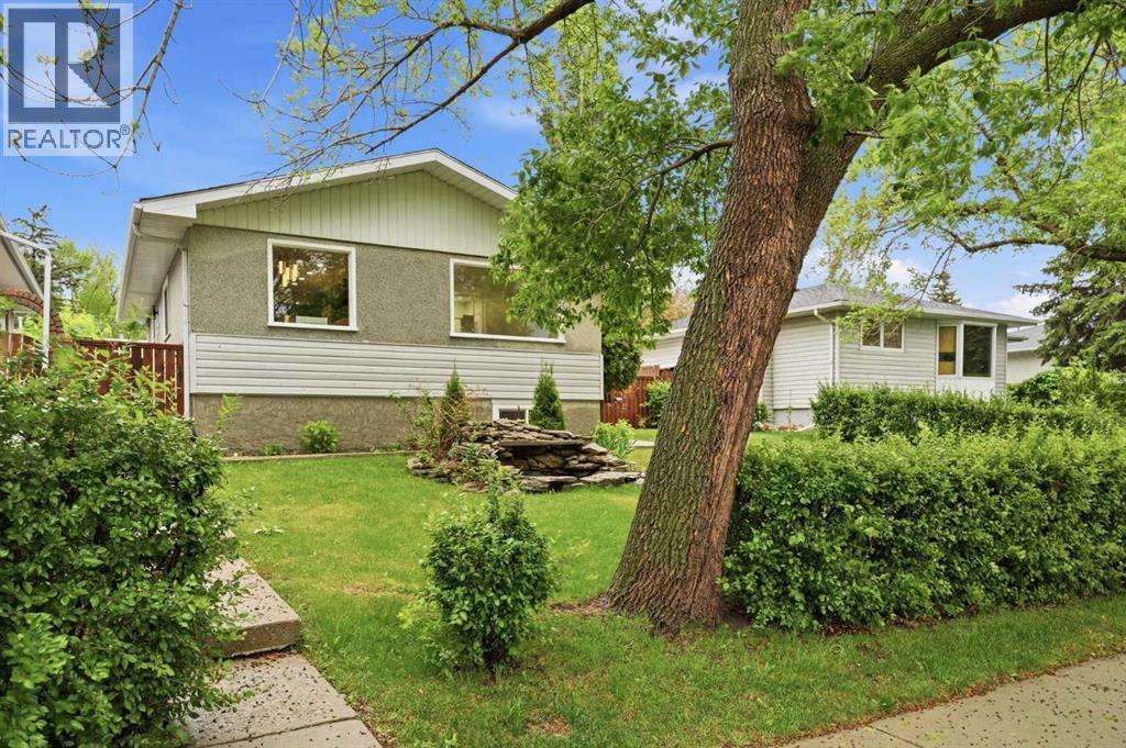 1040 16 Street NE - 1