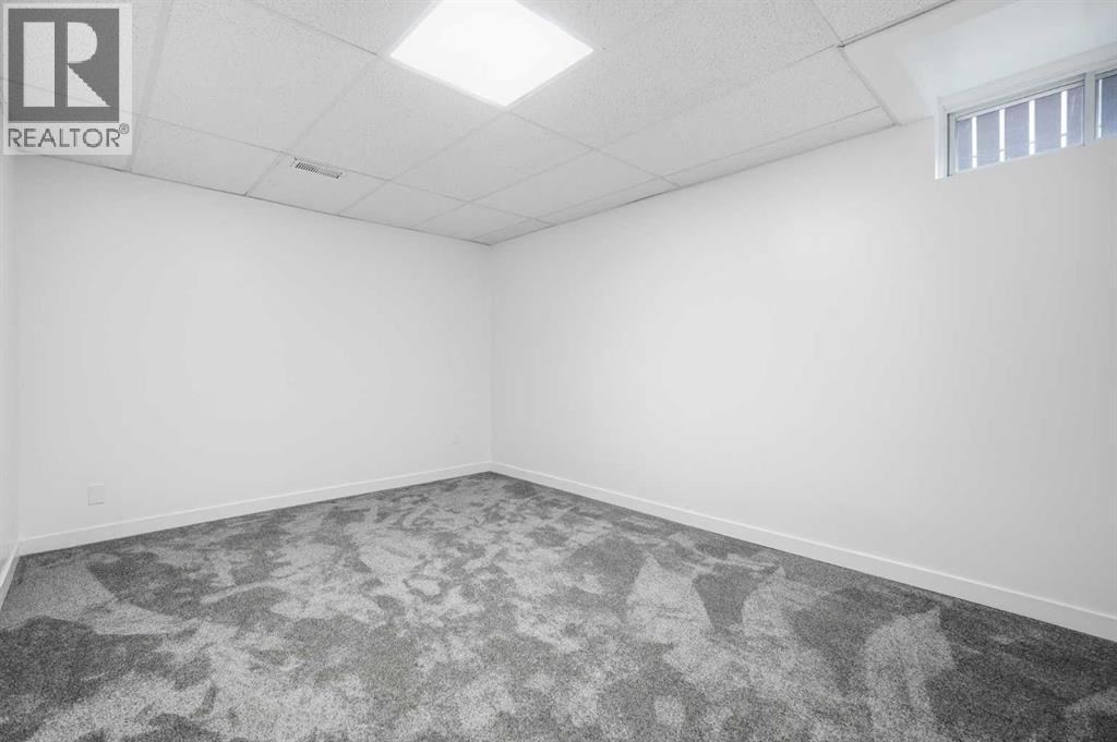 1040 16 Street NE - 23