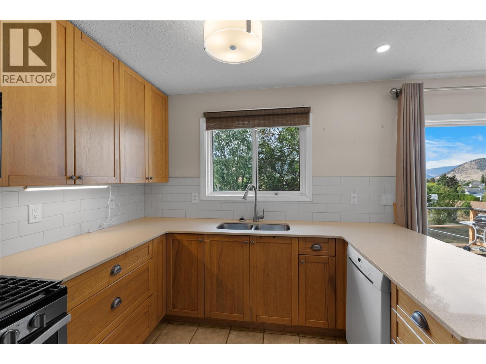 1799 Armstrong Street - 23