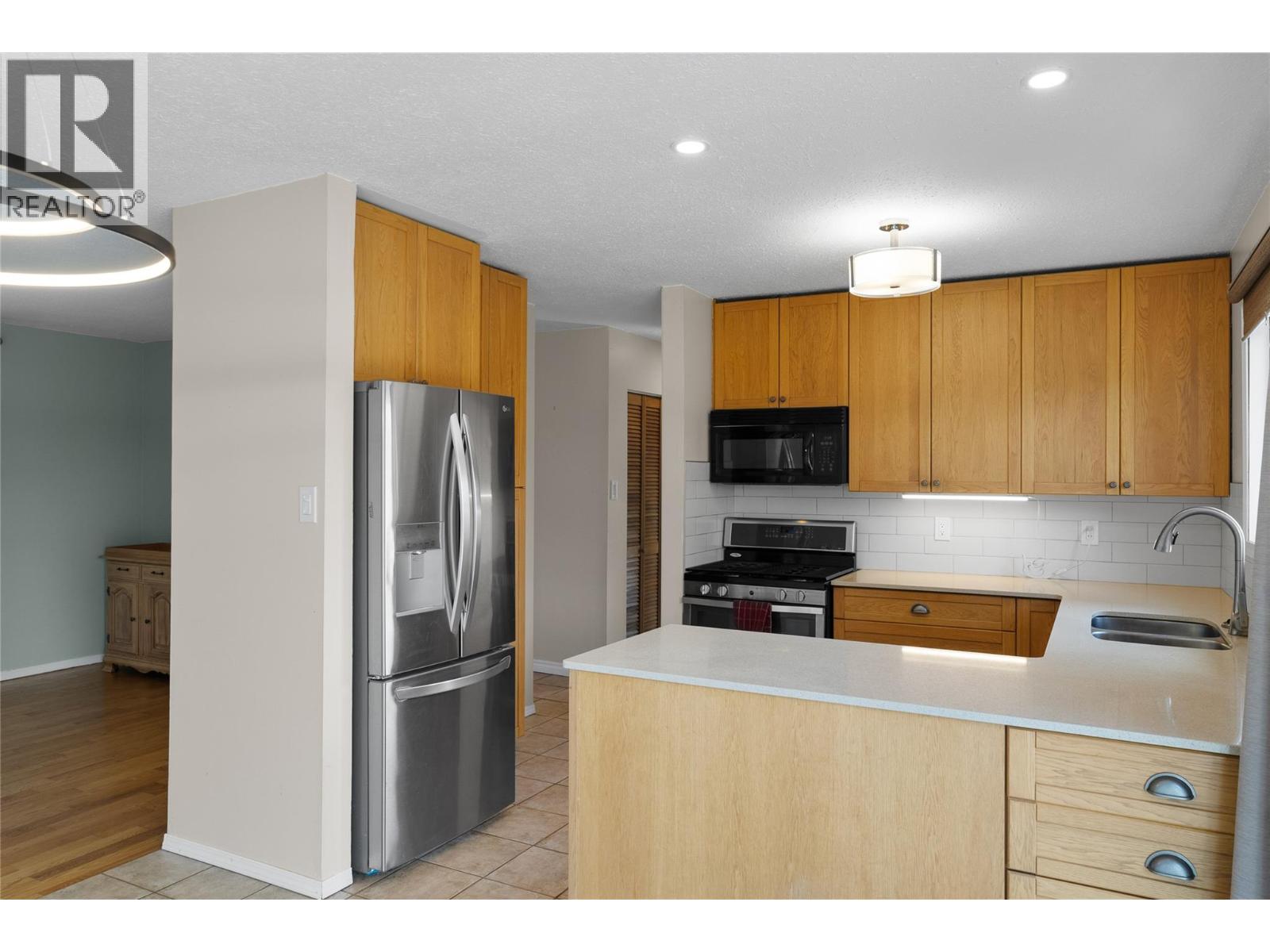 1799 Armstrong Street - 19