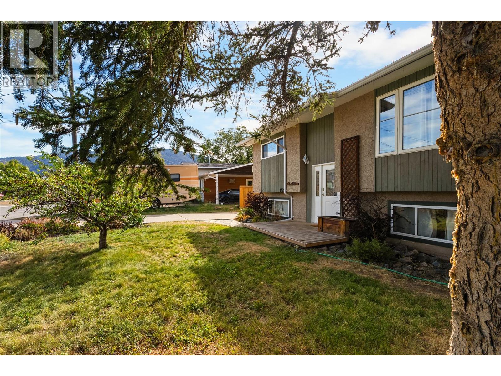 1799 Armstrong Street - 67