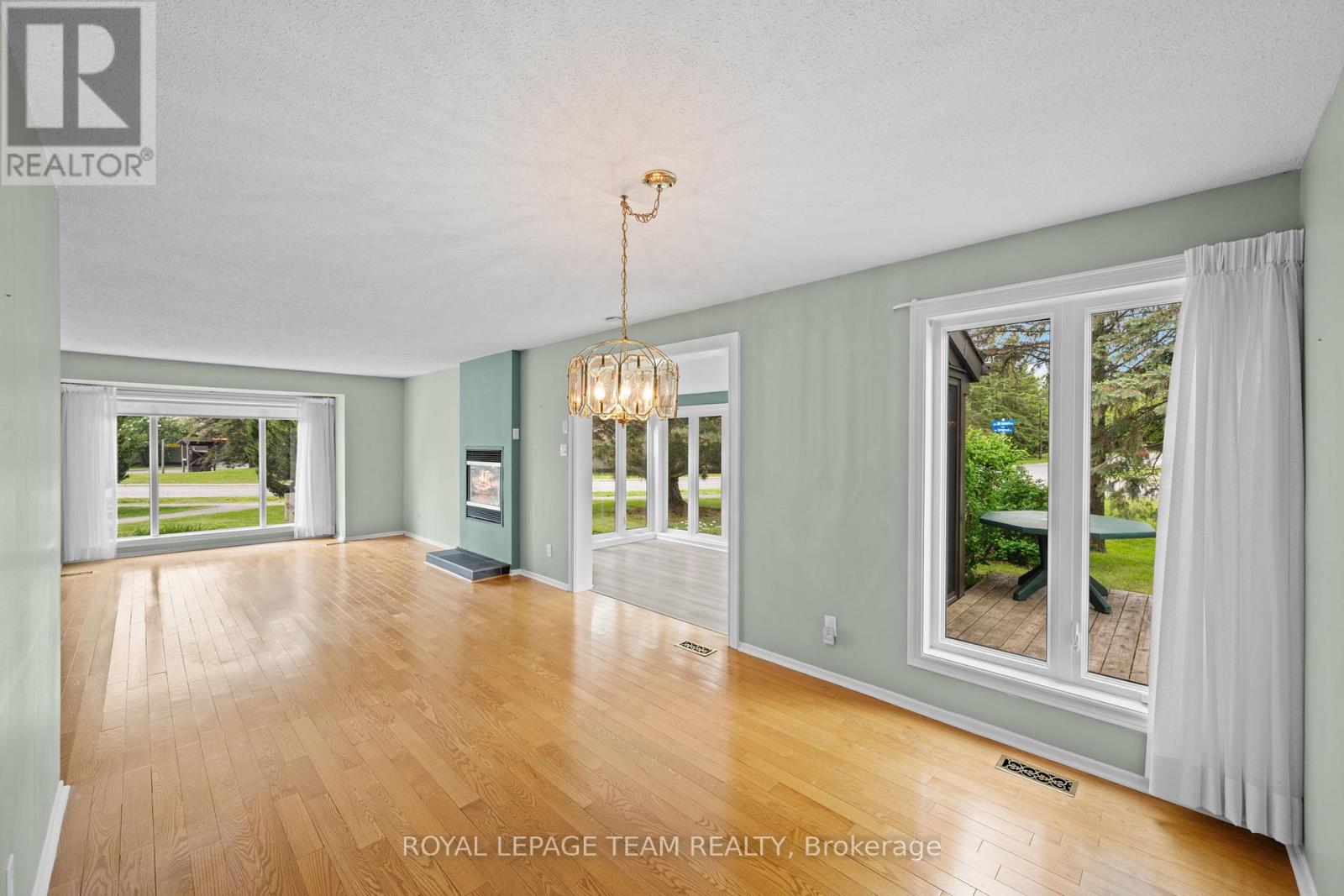 13 ARBOR RIDGE - 14