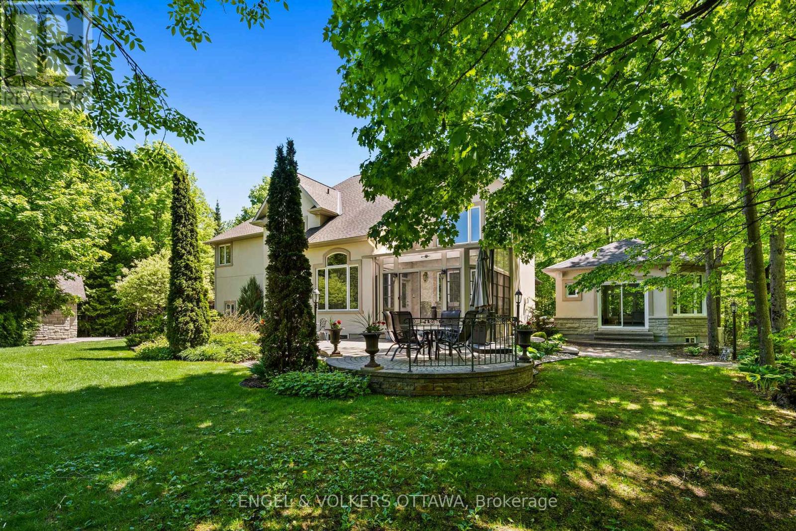 6005 EARLSCOURT CRESCENT - 29