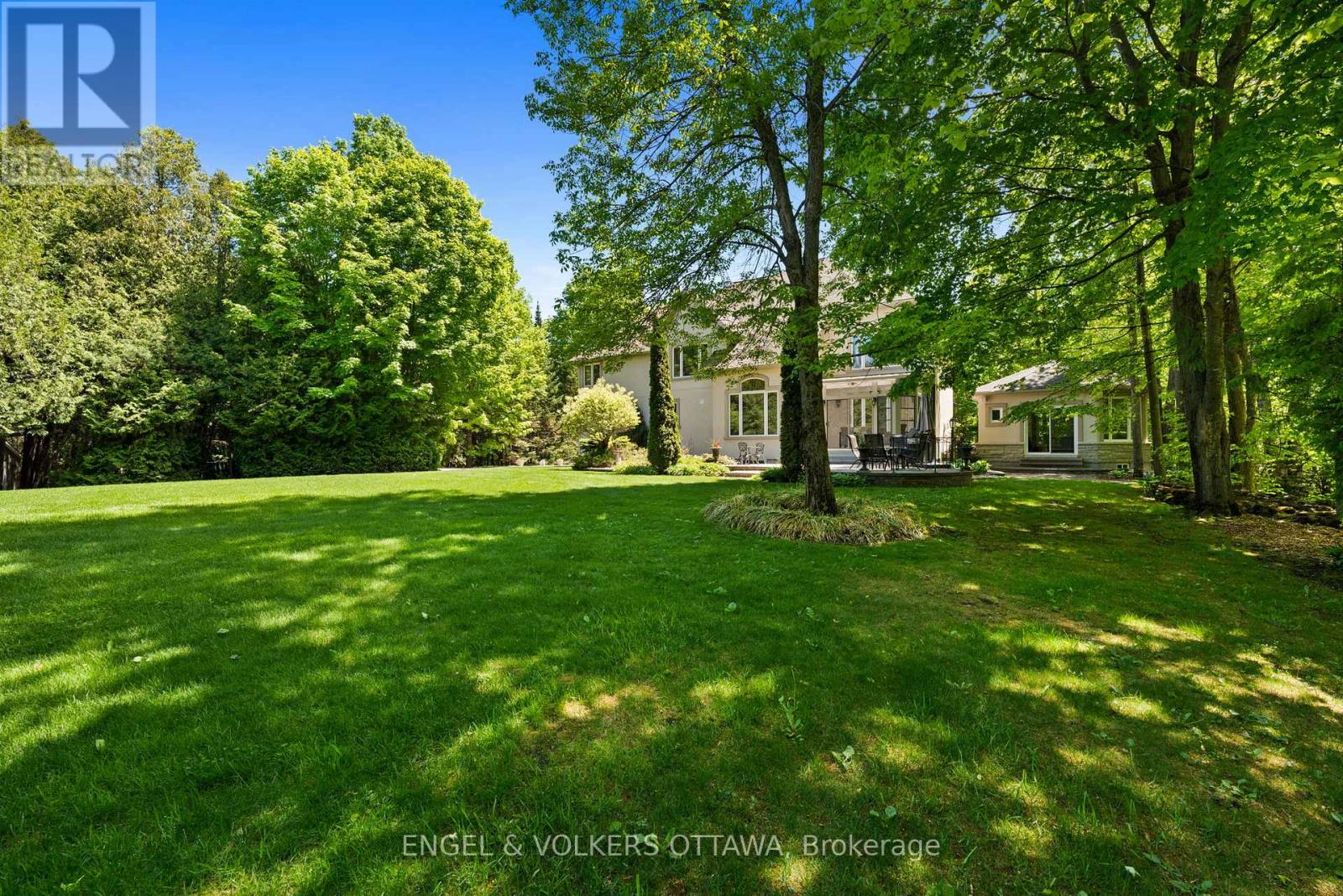6005 EARLSCOURT CRESCENT - 33