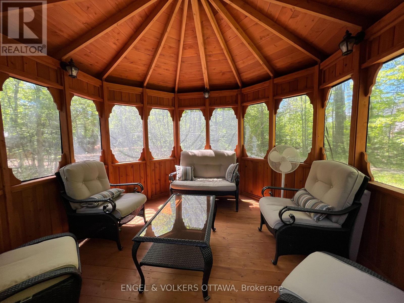 6005 EARLSCOURT CRESCENT - 36