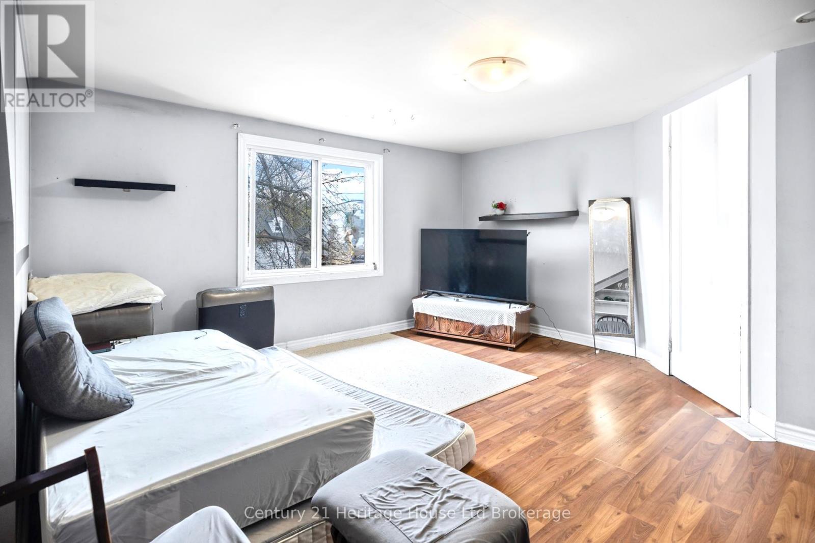31 WETHERED STREET - 16