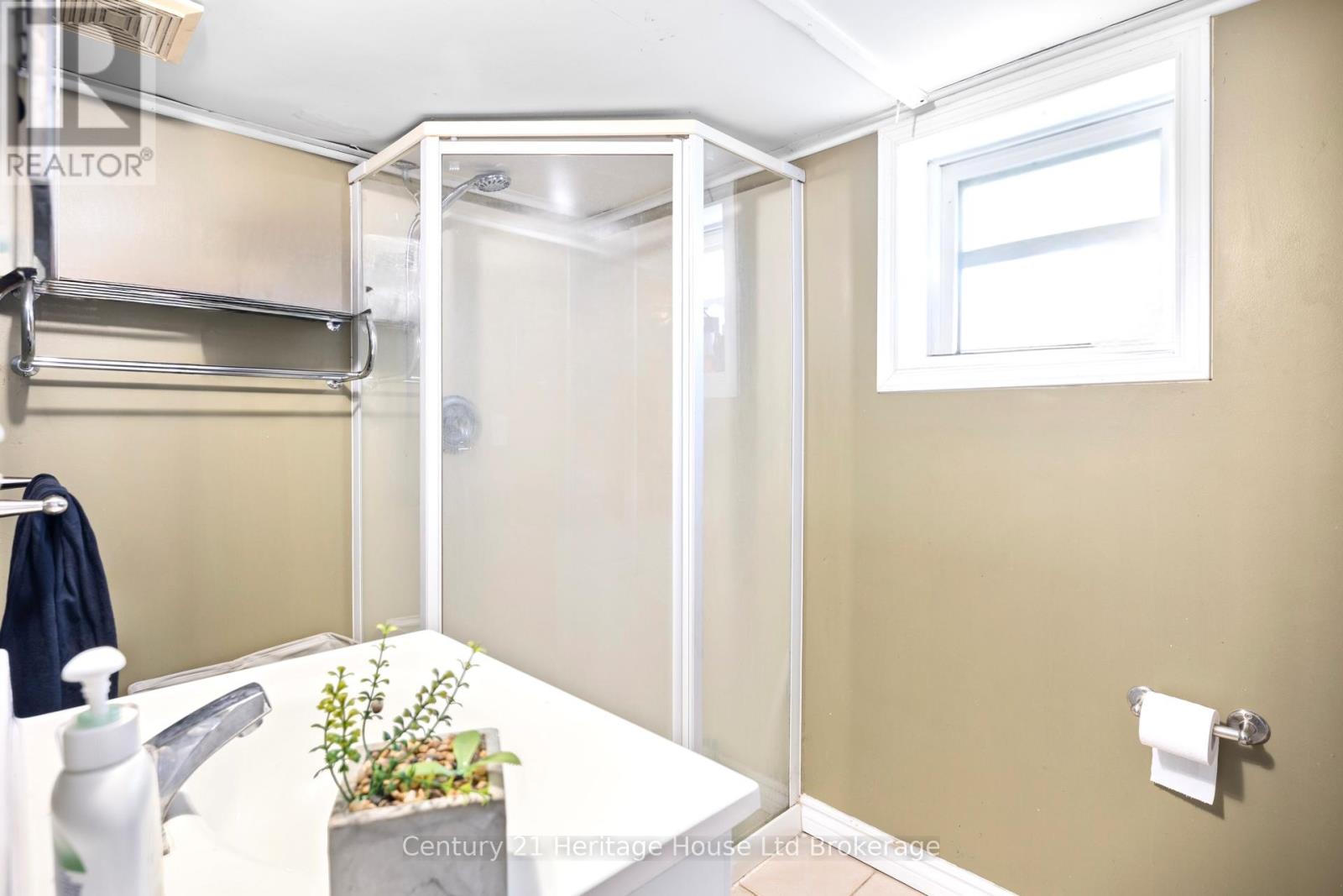 31 WETHERED STREET - 23