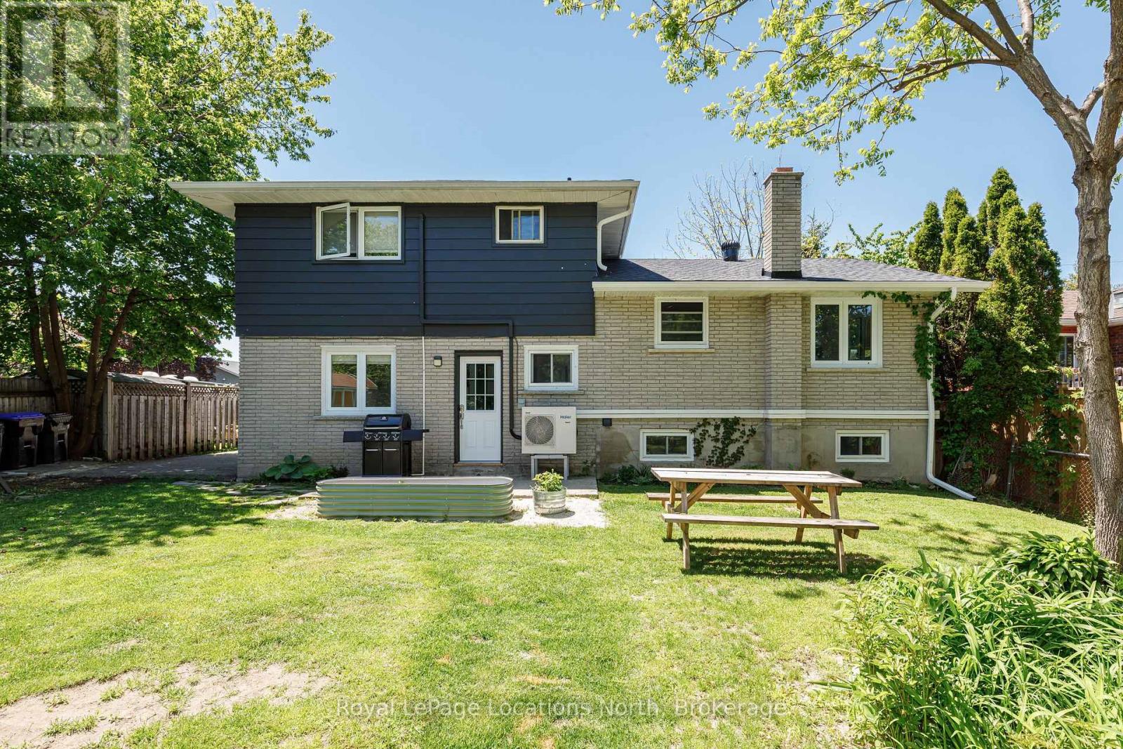 131 ALBERT STREET - 33