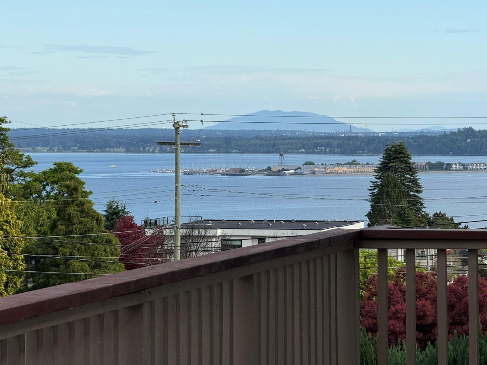 1243 PARKER STREET, White Rock