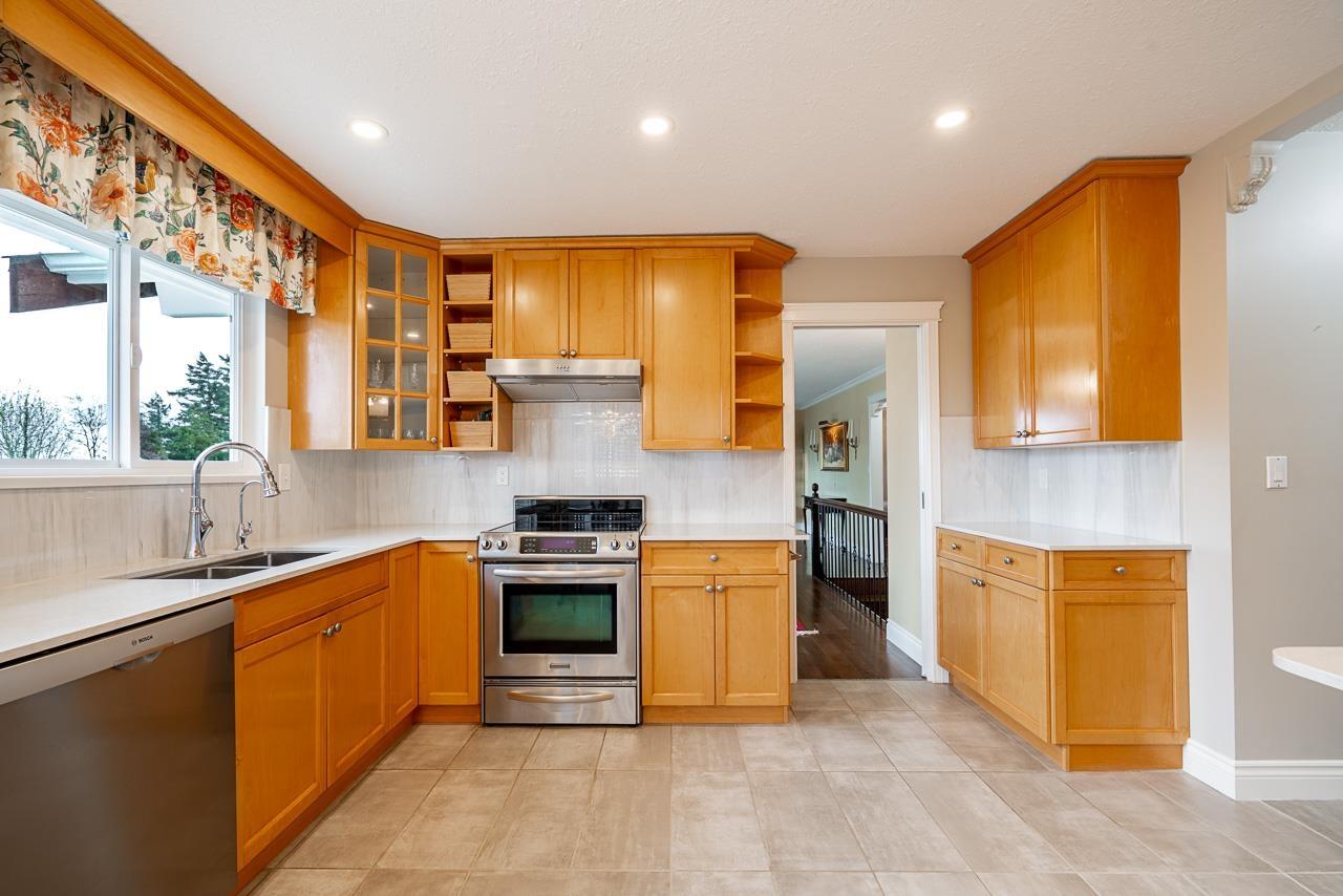 1243 PARKER STREET, White Rock