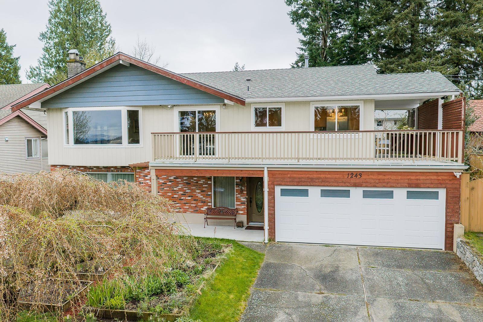 1243 PARKER STREET, White Rock