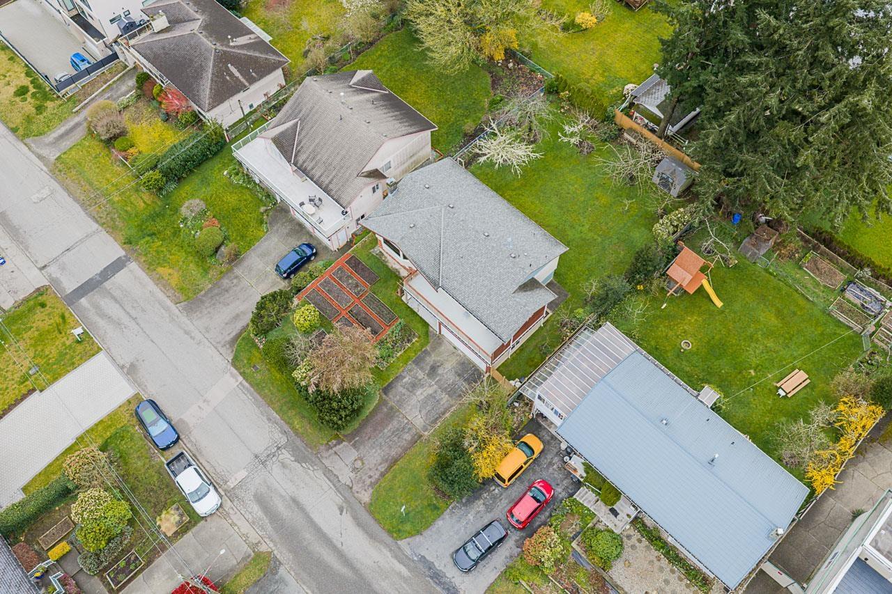 1243 PARKER STREET, White Rock