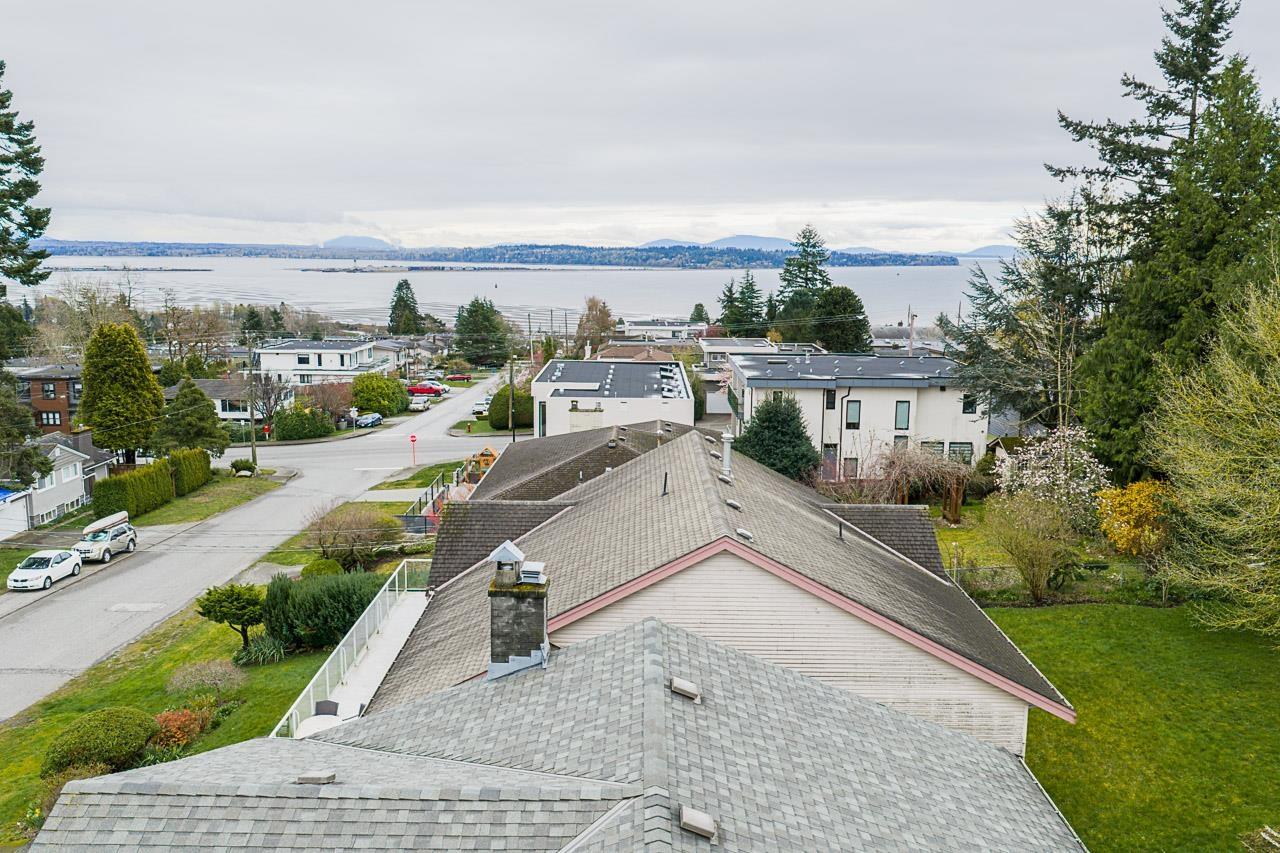 1243 PARKER STREET, White Rock