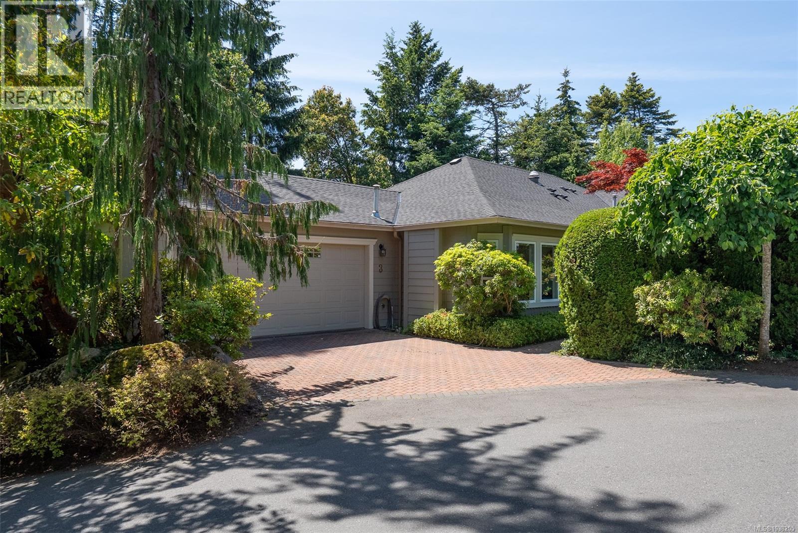#3 118 Aldersmith Pl - 34
