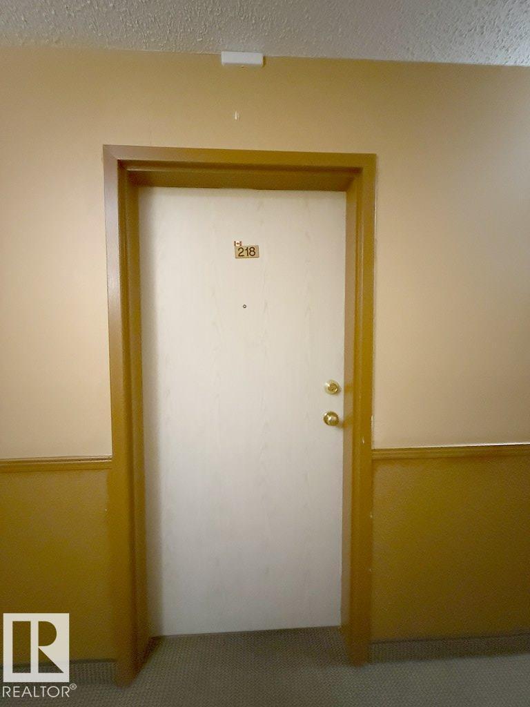#218 5065 31 AV NW — photo 21