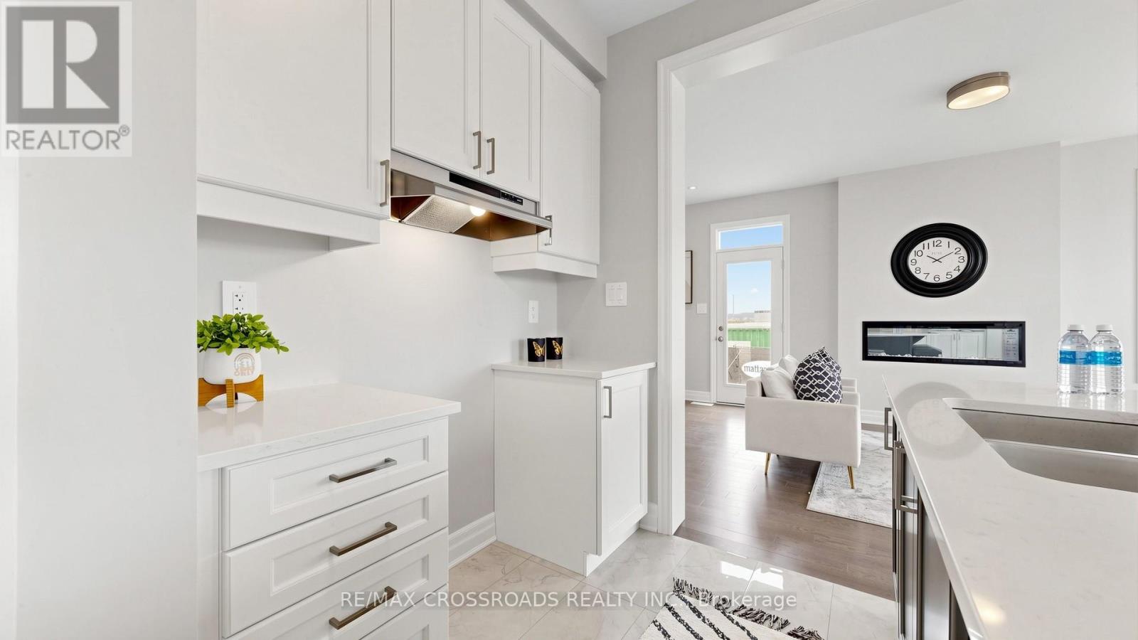 347 BERCZY GREEN DRIVE - 12