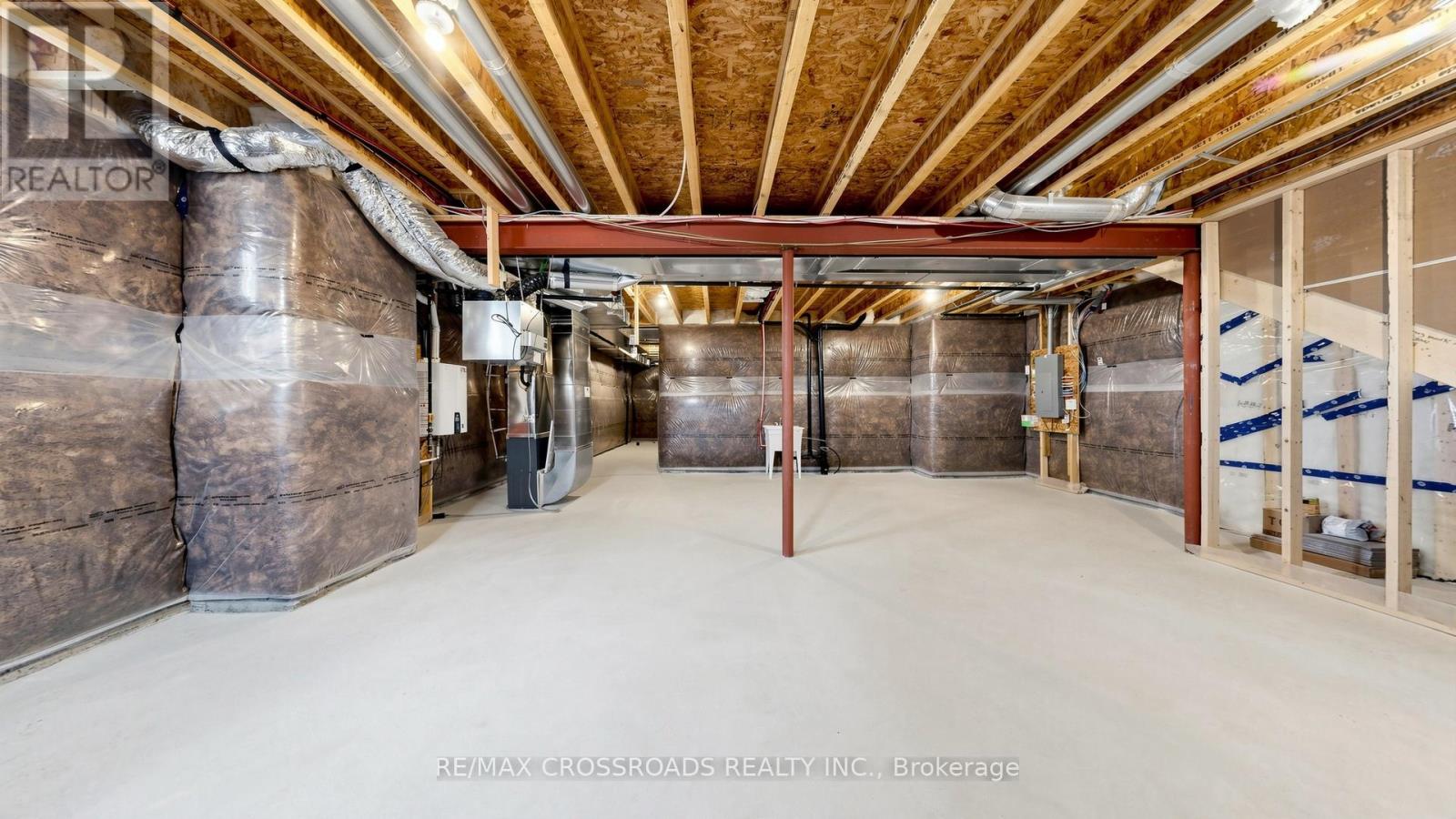 347 BERCZY GREEN DRIVE - 33