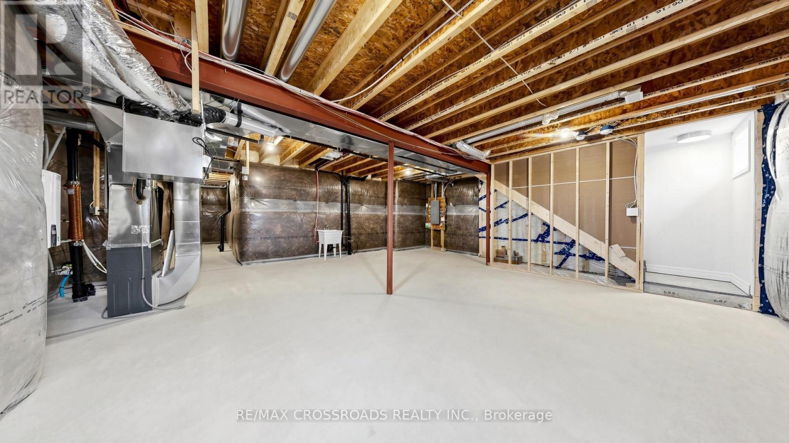 347 BERCZY GREEN DRIVE - 34