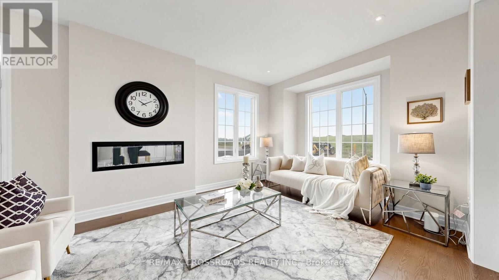 347 BERCZY GREEN DRIVE - 4