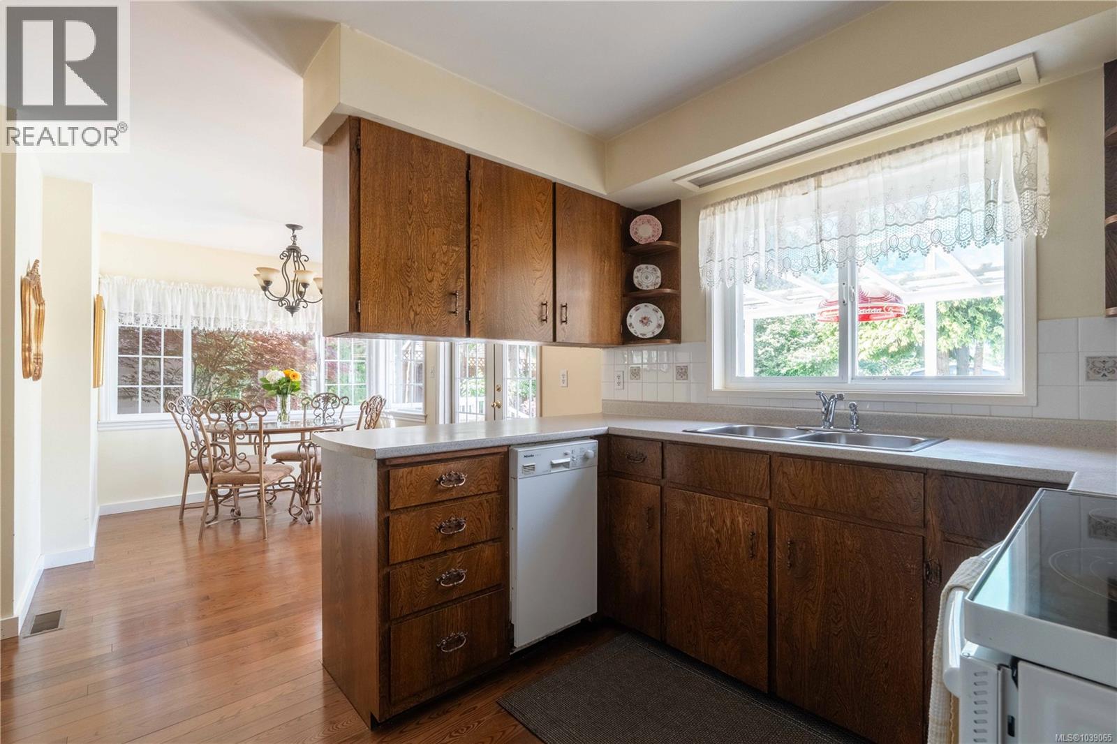  1568 Burnside Road West, Saanich