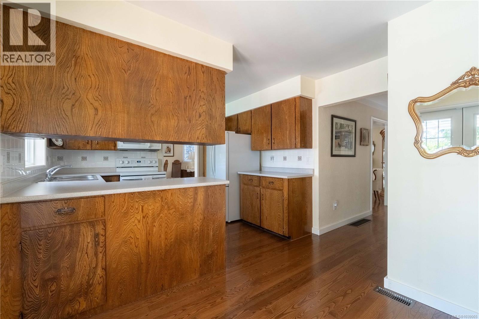  1568 Burnside Road West, Saanich