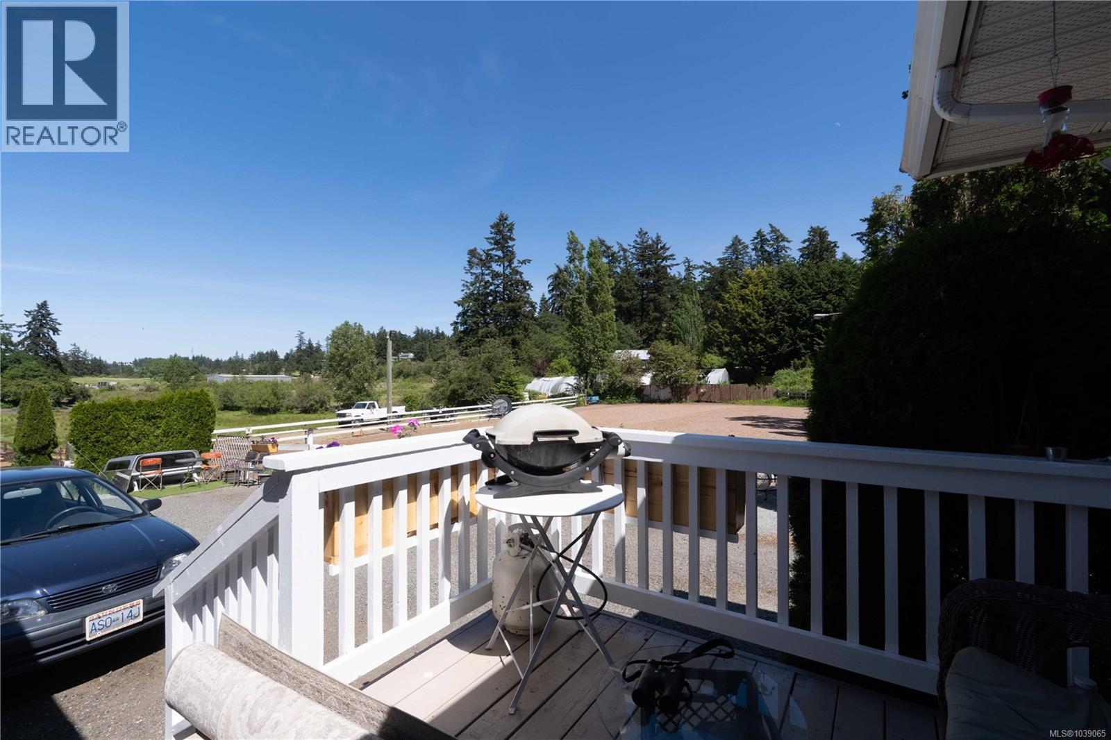 1568 Burnside Rd W - 42
