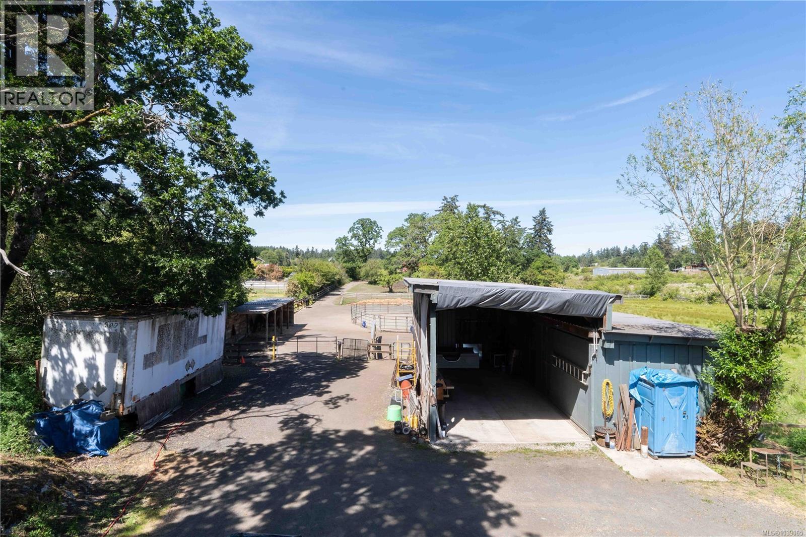  1568 Burnside Road West, Saanich