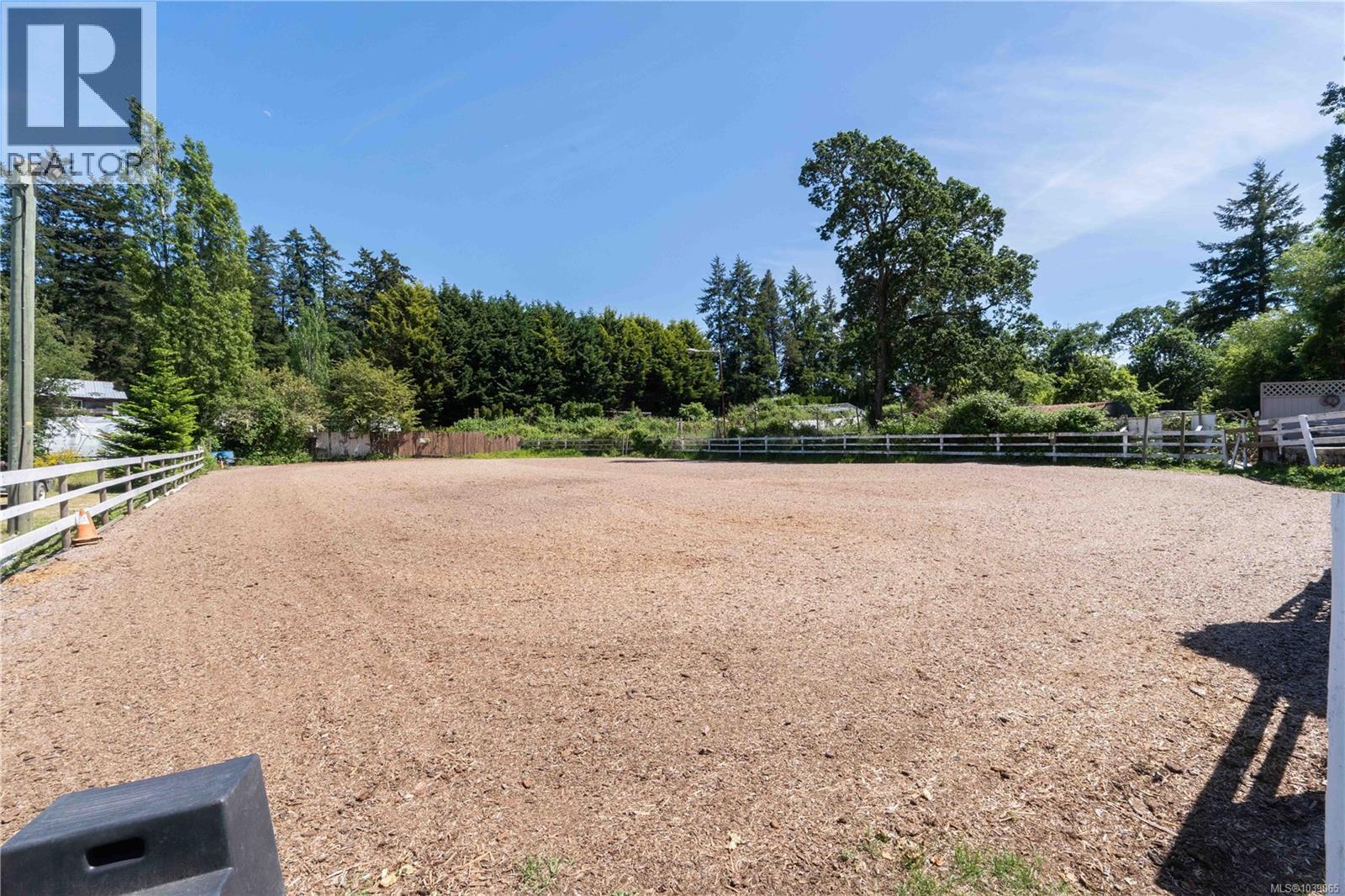 1568 Burnside Rd W - 5