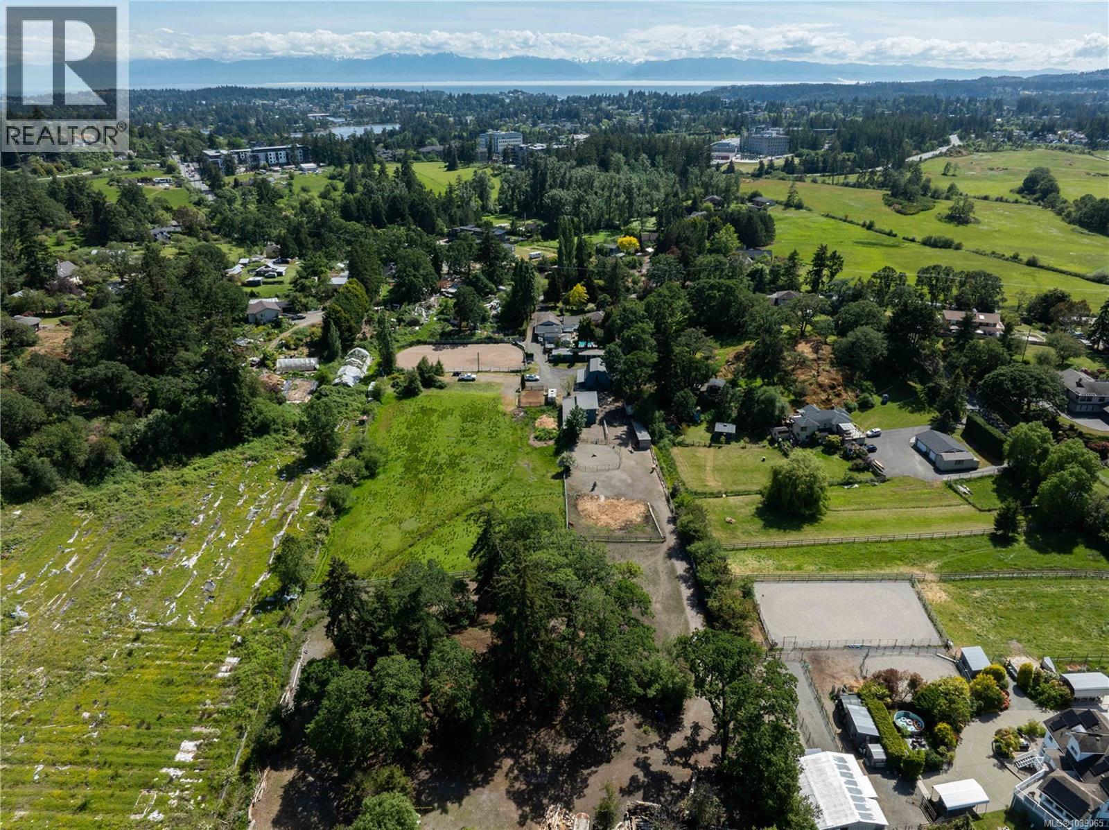 1568 Burnside Road West, Saanich