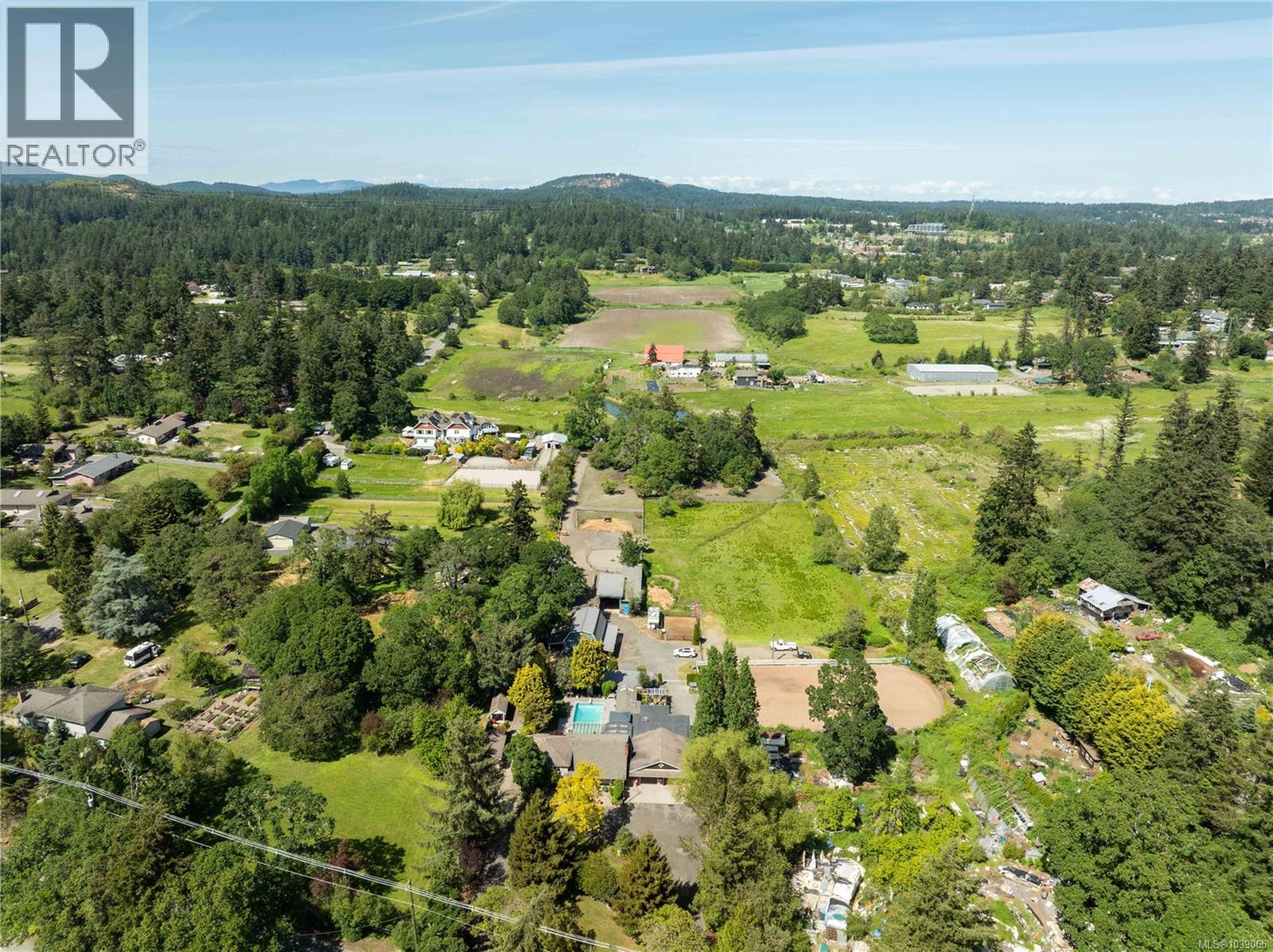  1568 Burnside Road West, Saanich