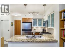 1102 1 Renaissance Square, New Westminster, BC V3M0B6 Photo 10