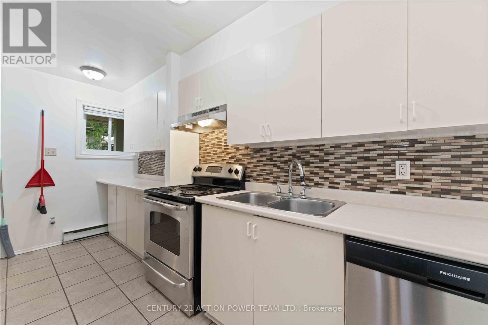 #41 1006 TANGUAY COURT - 15