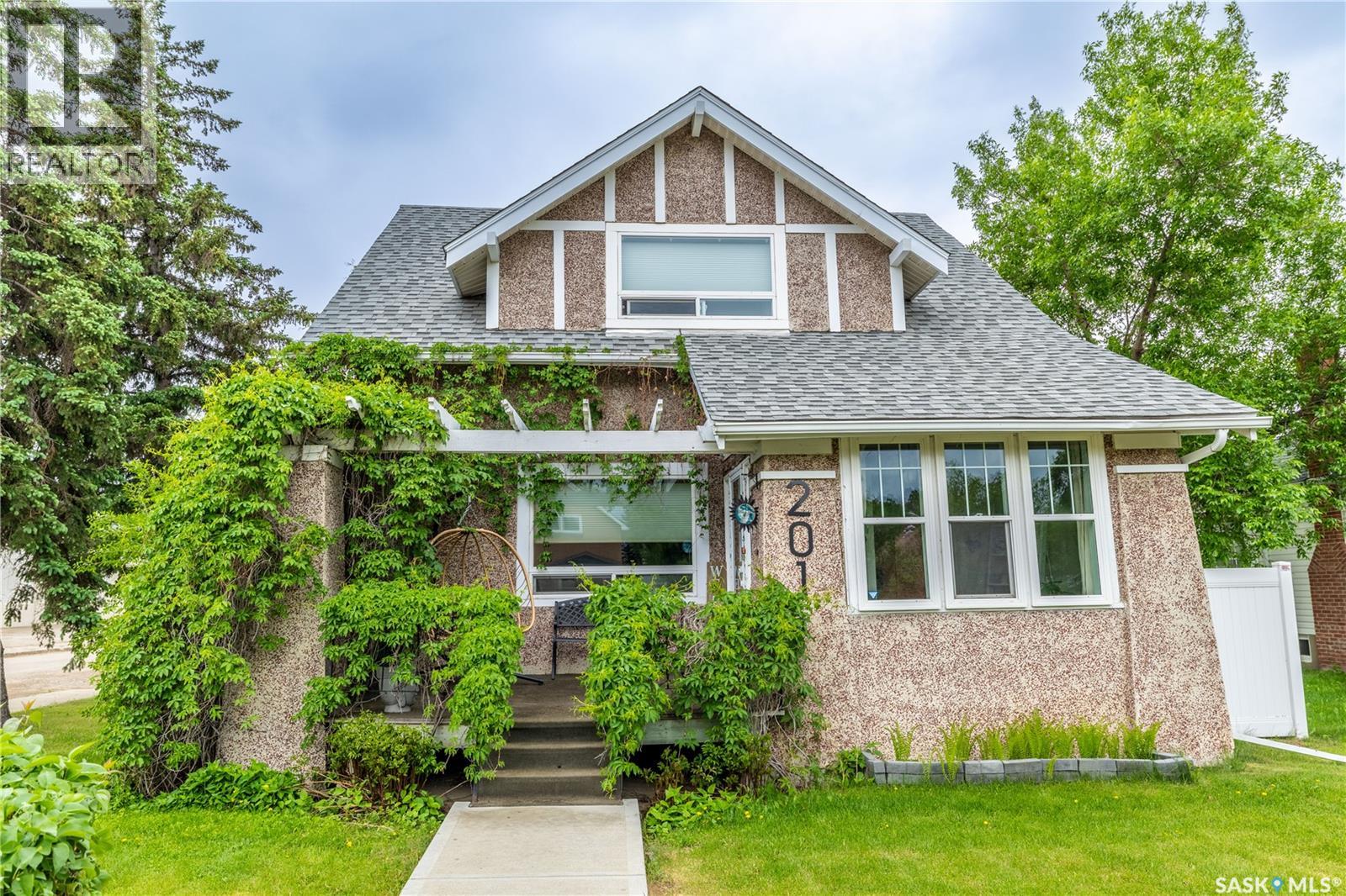 201 Athabasca STREET W - Image 2