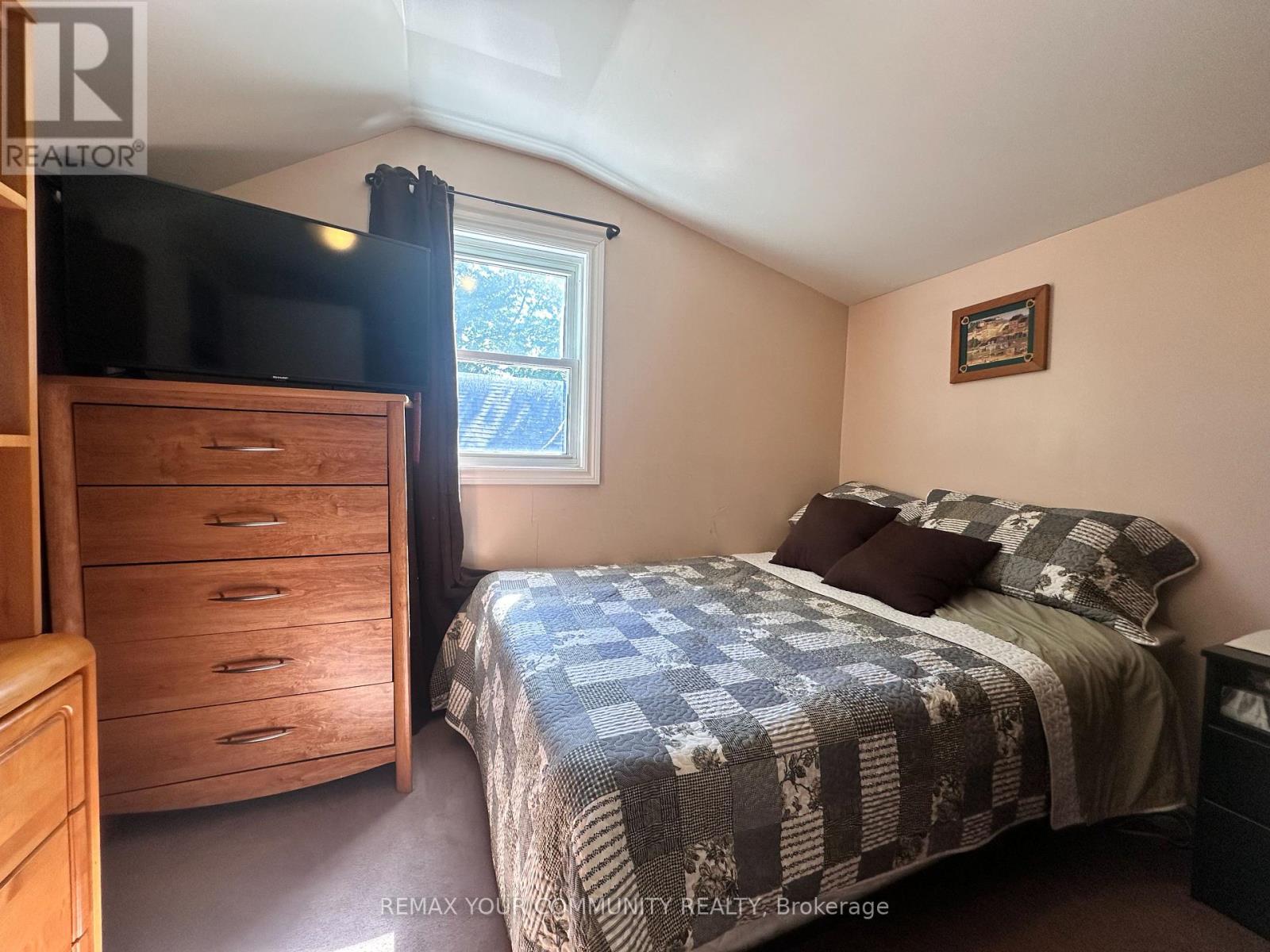 1002 LAKE DRIVE E - 12