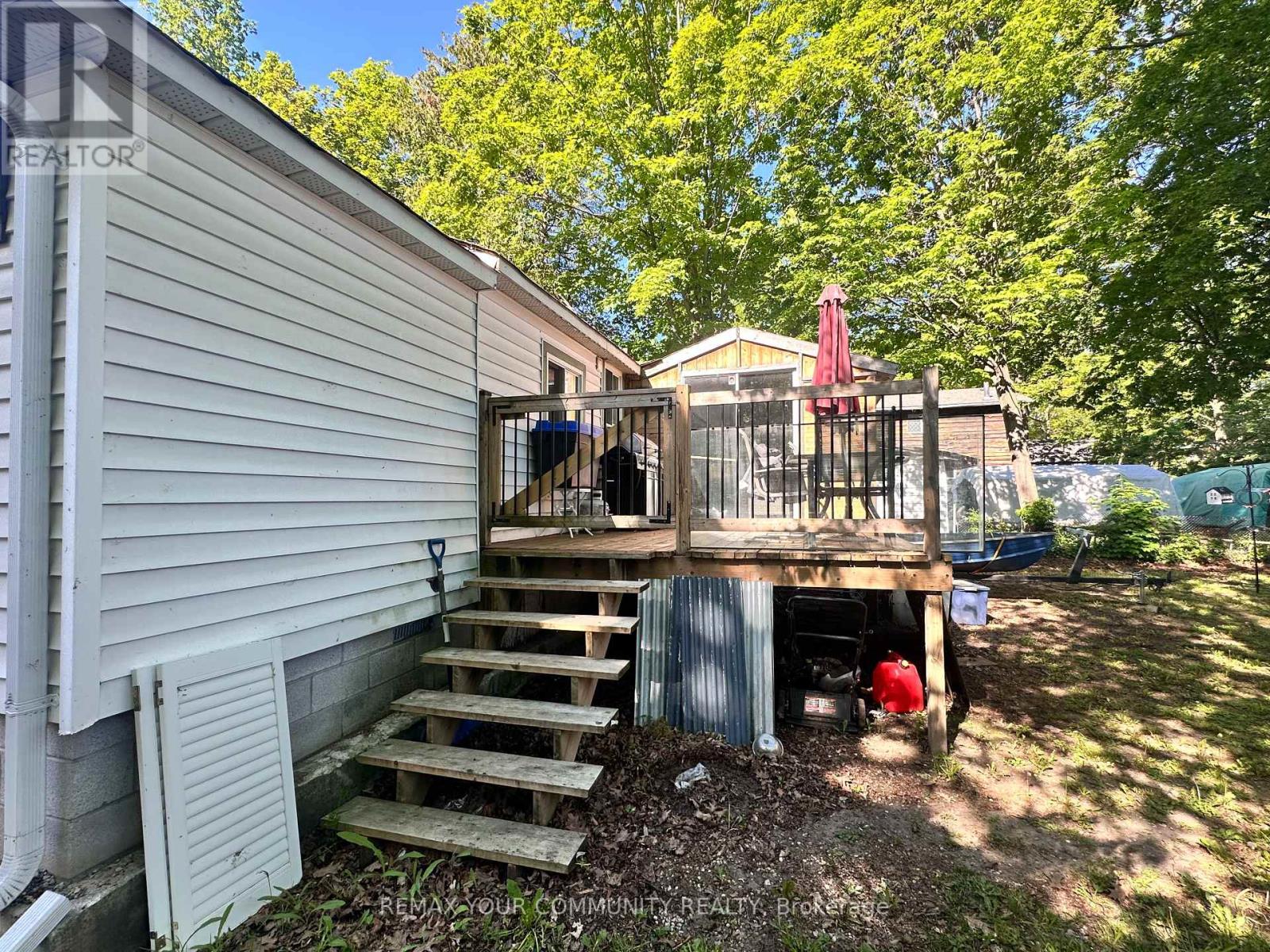 1002 LAKE DRIVE E - 17