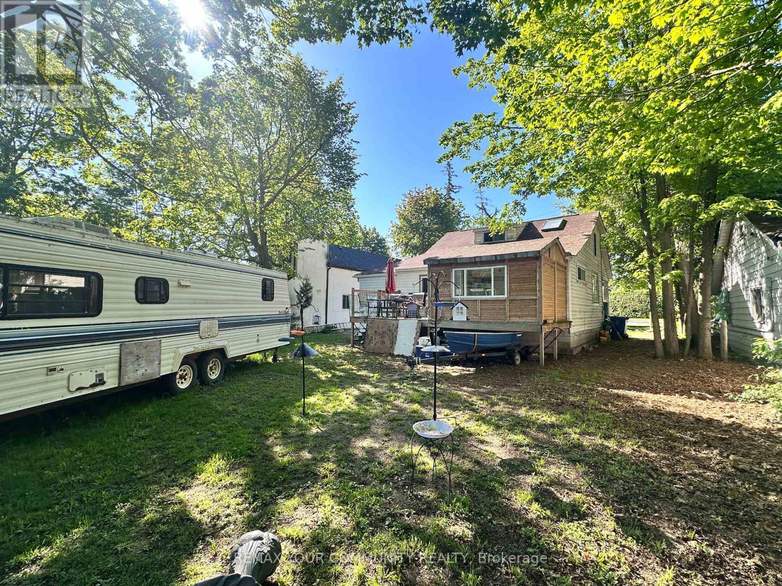 1002 LAKE DRIVE E - 20