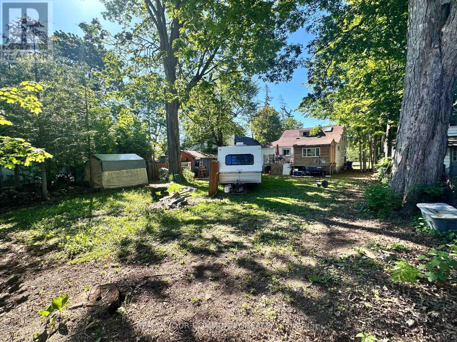 1002 LAKE DRIVE E - 21