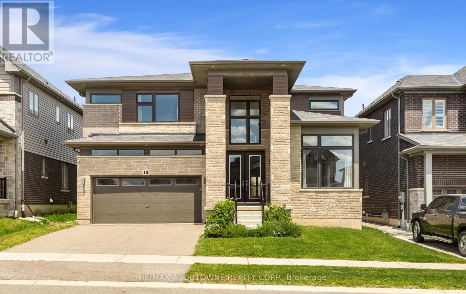 10 MCGOVERN LANE