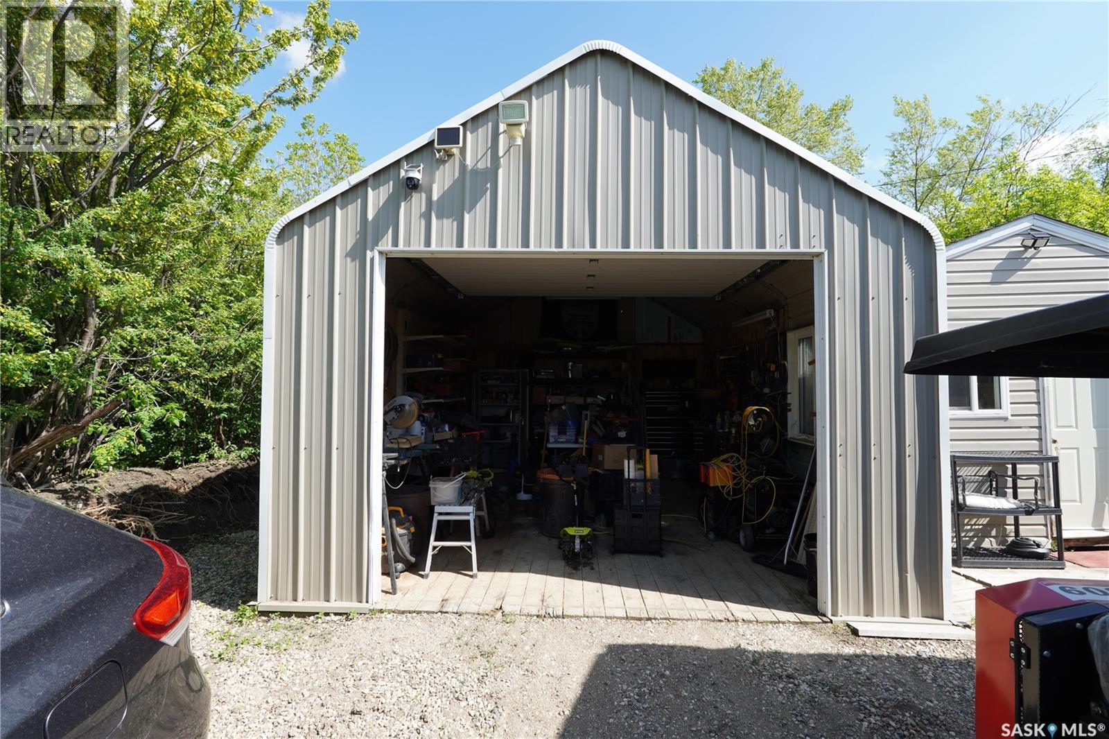 504 LAKEVIEW CRESCENT - 17
