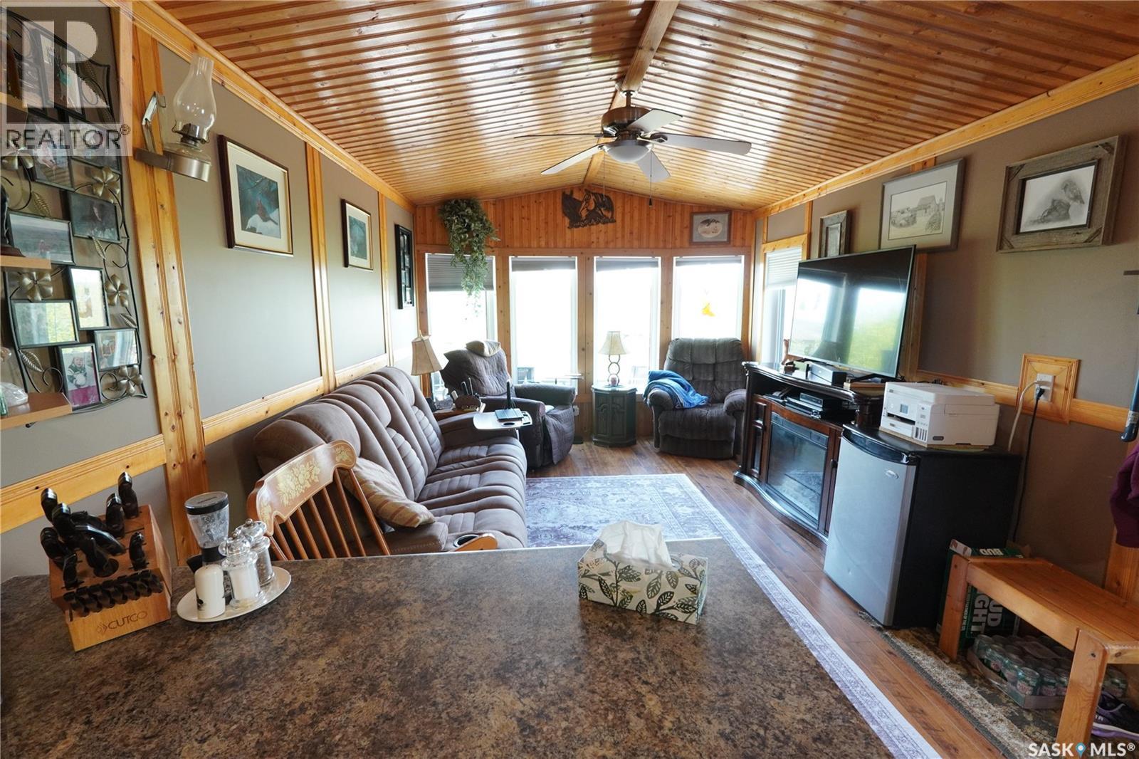 504 LAKEVIEW CRESCENT - 7