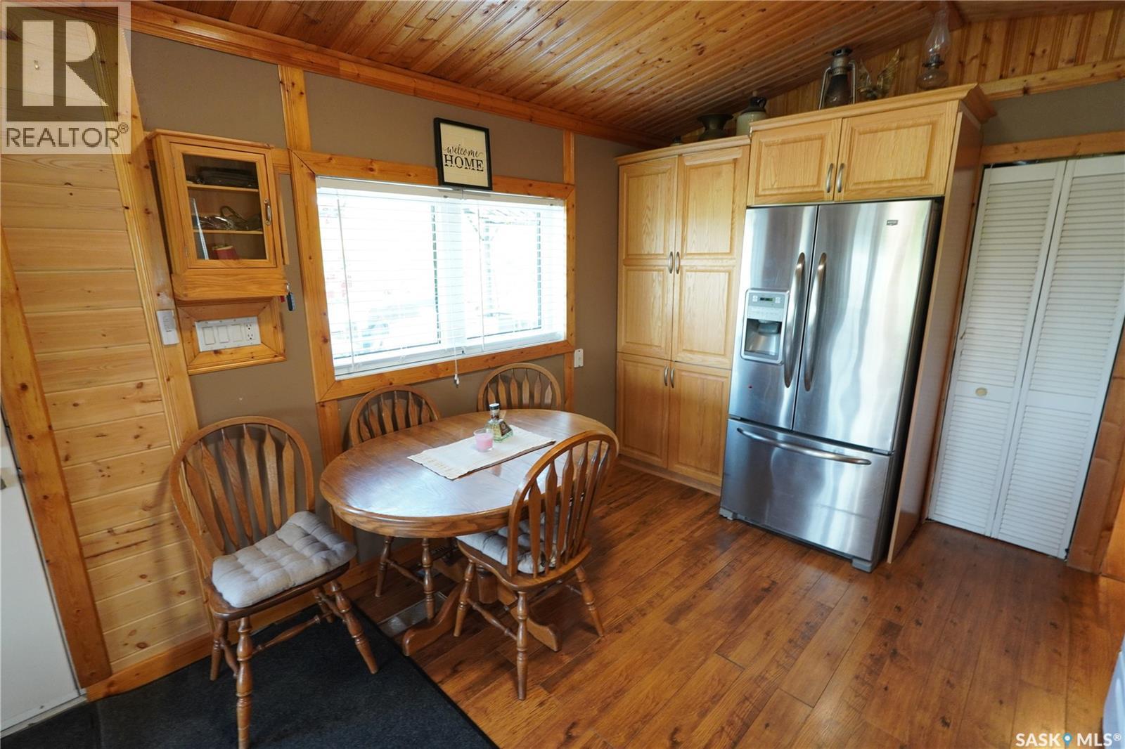 504 LAKEVIEW CRESCENT - 9