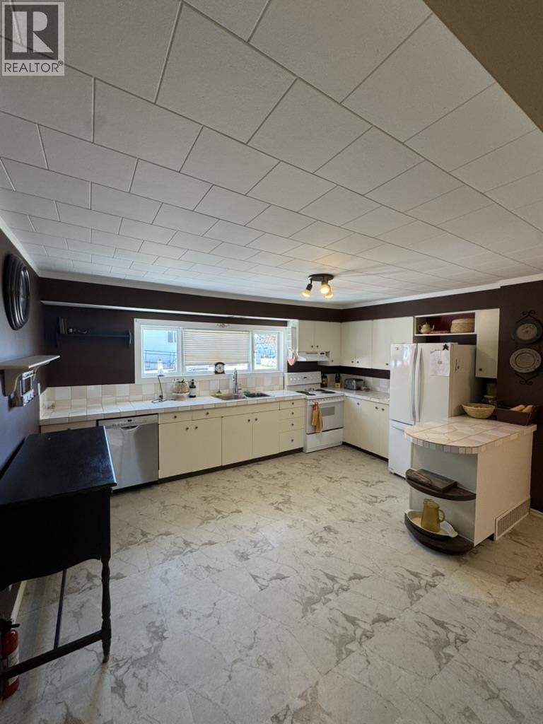 137 W VICTORIA STREET - 12