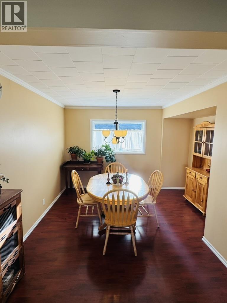 137 W VICTORIA STREET - 14