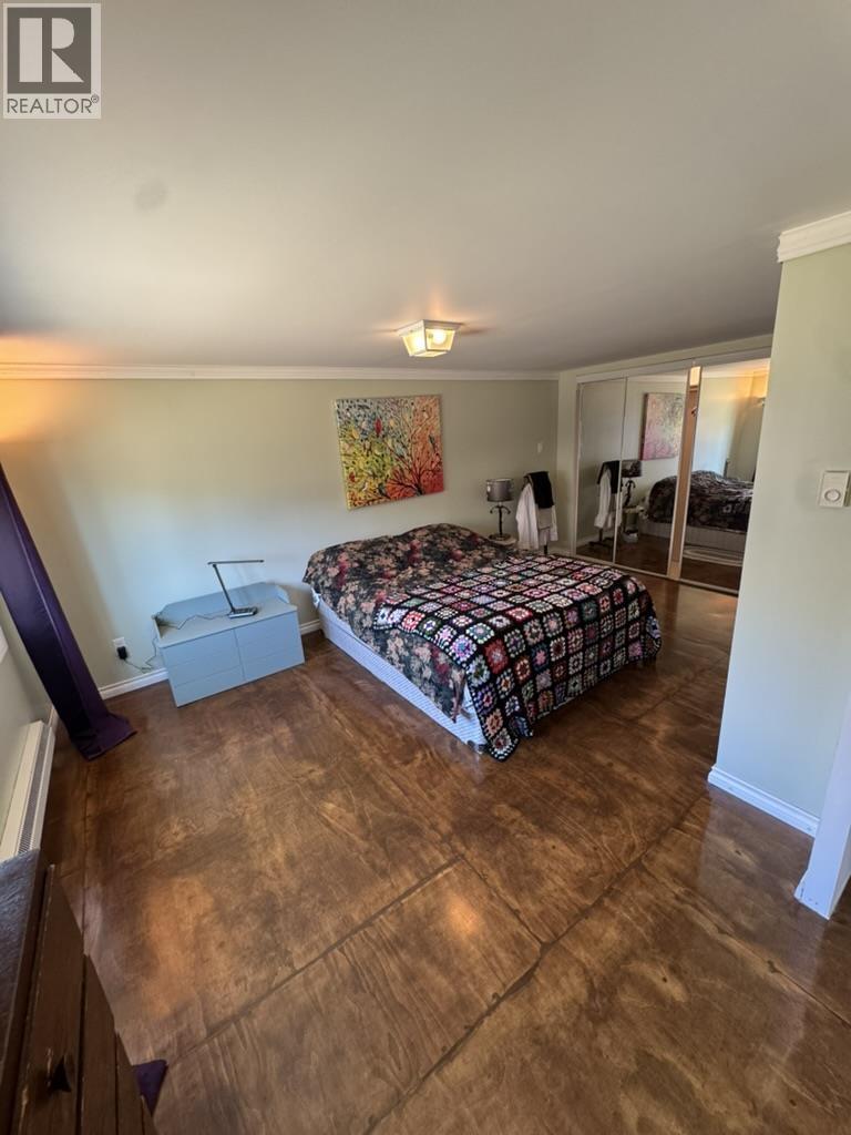 137 W VICTORIA STREET - 11