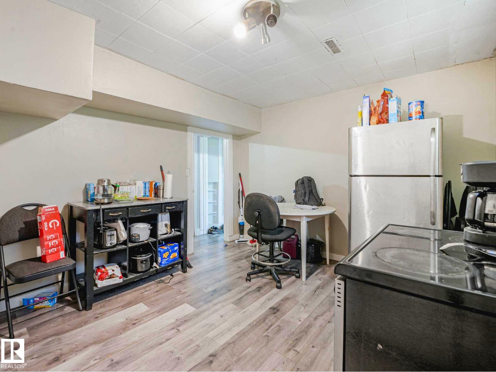 12139 81 ST NW - 34