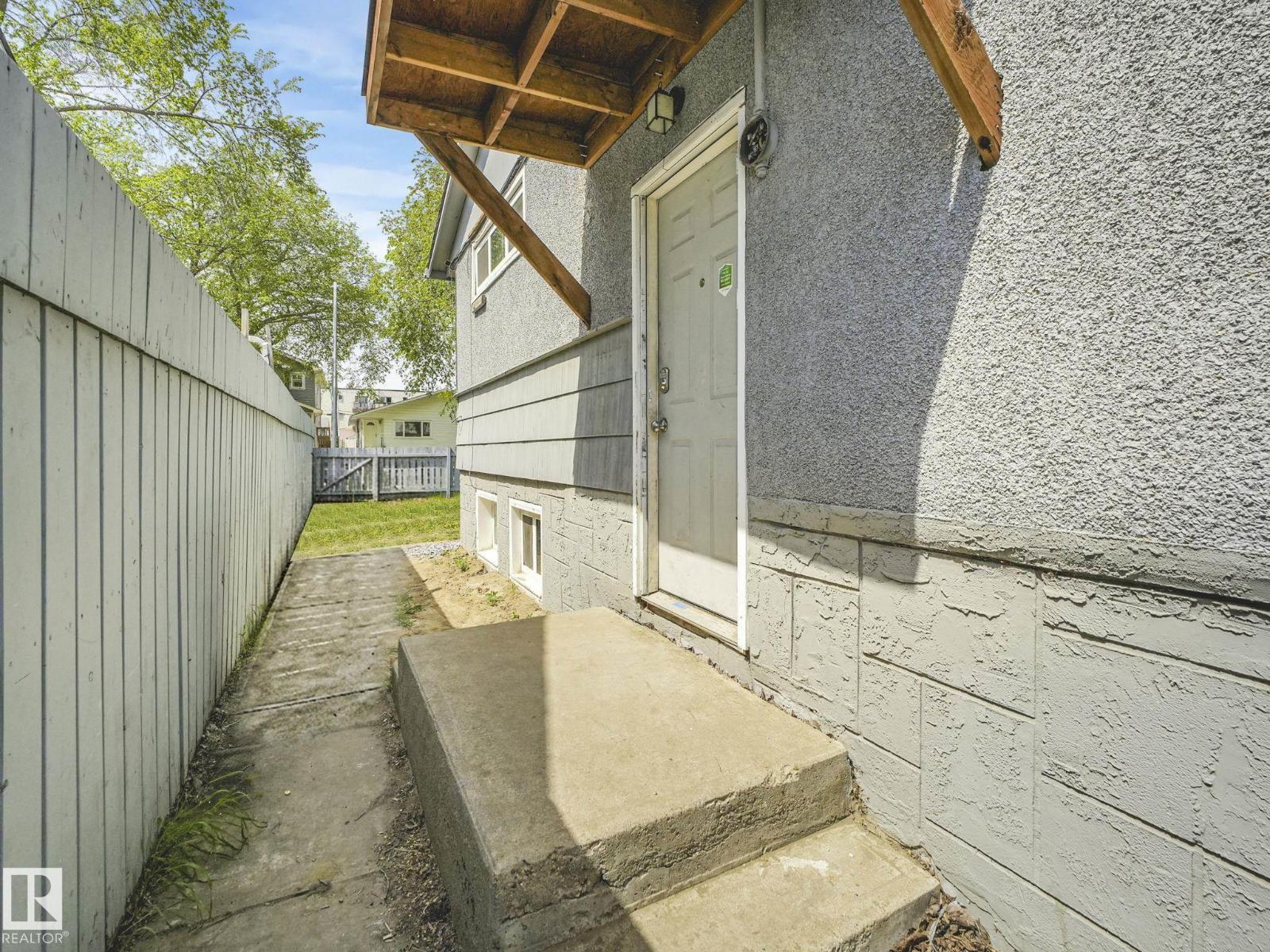 12139 81 ST NW - 9