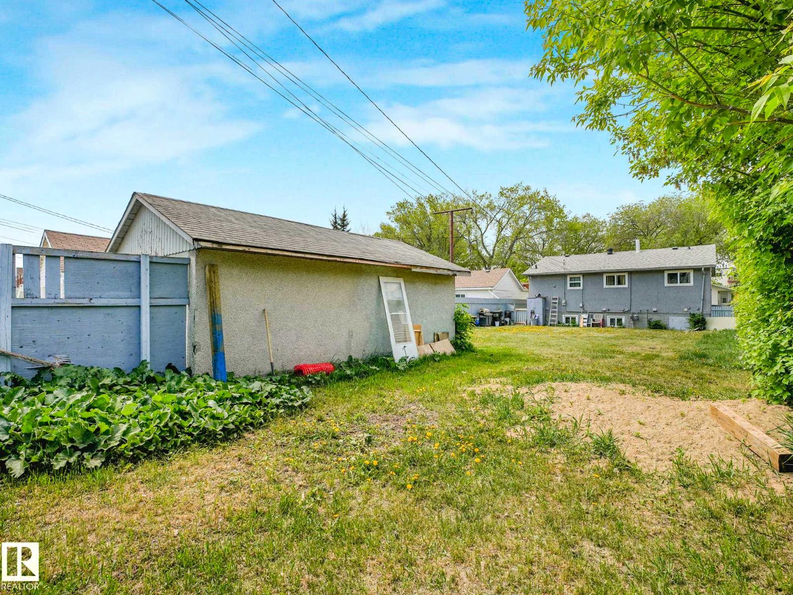 12139 81 ST NW - 50