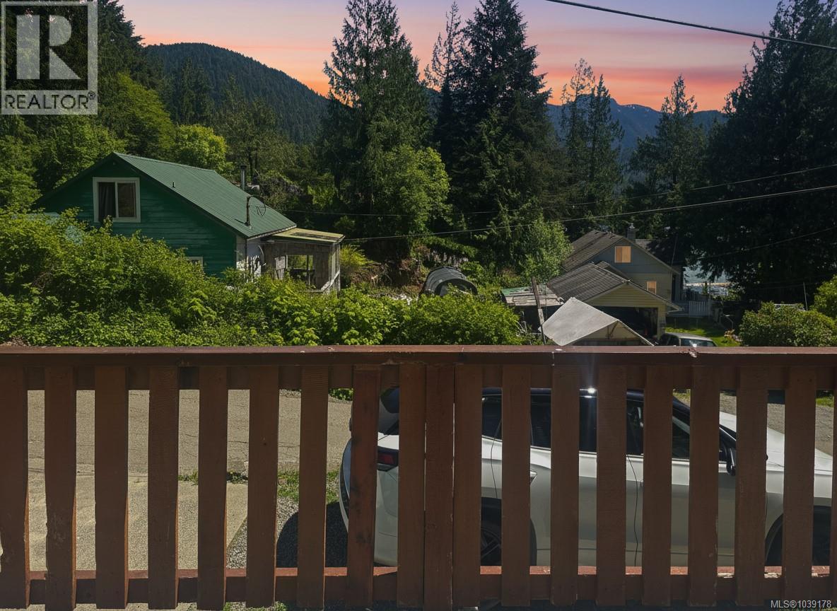 620 Cardiac Climb Rd, Tahsis