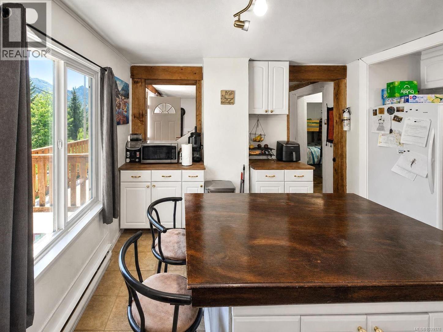 620 Cardiac Climb Rd, Tahsis
